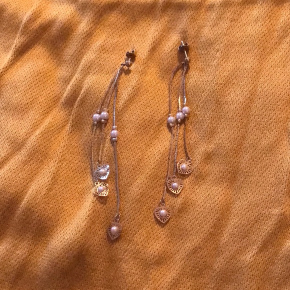 Gold colored and pearl heart drop earrings - Picture 1 of 2